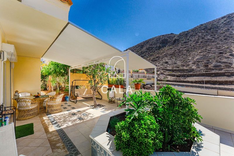 Foto 7c61a1fb-5097-49d6-921d-722a5a9151b6. Xalet amb aparcament piscina a Los Cristianos Arona