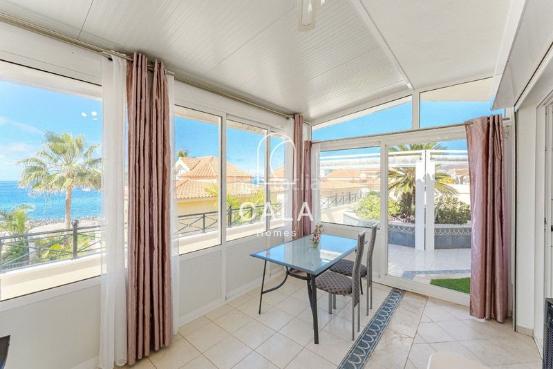 Foto b6d33cdc-f418-430f-9cbc-3a59a4fe3d19. Xalet amb aparcament piscina a Los Cristianos Arona