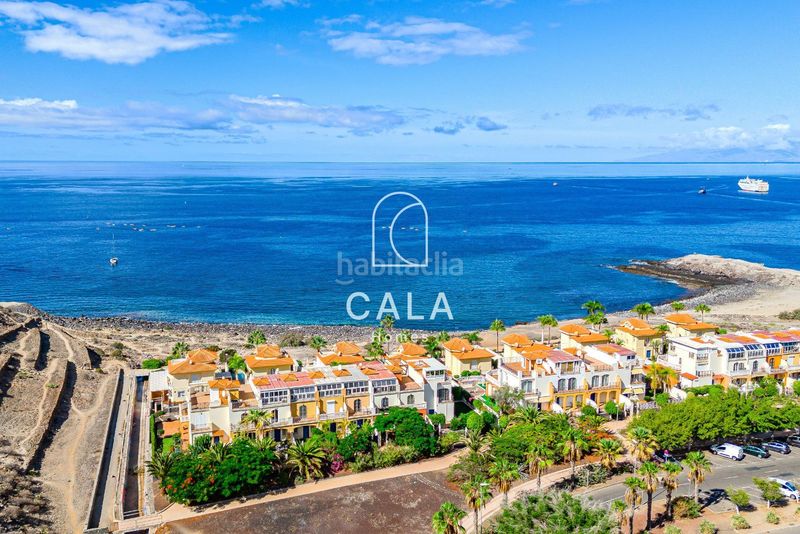 Foto e7ac8f01-7229-4cce-8099-fd5086321f6e. Xalet amb aparcament piscina a Los Cristianos Arona