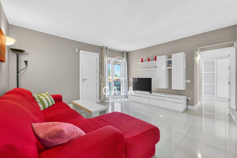 Foto 5c8541bc-f3b6-4f20-aa61-b404175617c3. Apartament amb piscina a San Eugenio Alto Adeje