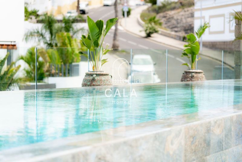 Foto ec8bd415-c1e6-4e63-a902-631f417086e0. Casa amb calefacció aparcament piscina a San Eugenio Alto Adeje
