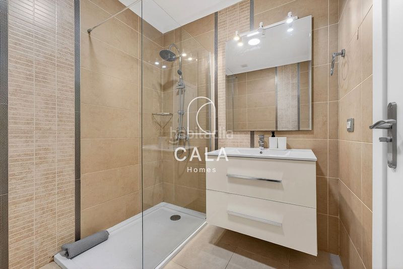 Foto 2f915287-ecad-46eb-8332-43740df379f6. Casa adossada amb calefacció piscina a Playa del Duque Adeje
