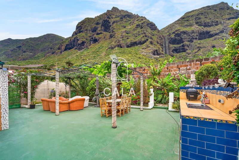 Foto 0a9c5774-3fa8-464d-8539-68f69bd9da05. Casa amb aparcament a Garachico