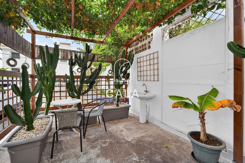 Foto 2a7fde6c-d38c-4157-967d-68b611fa2314. Casa amb aparcament a Garachico