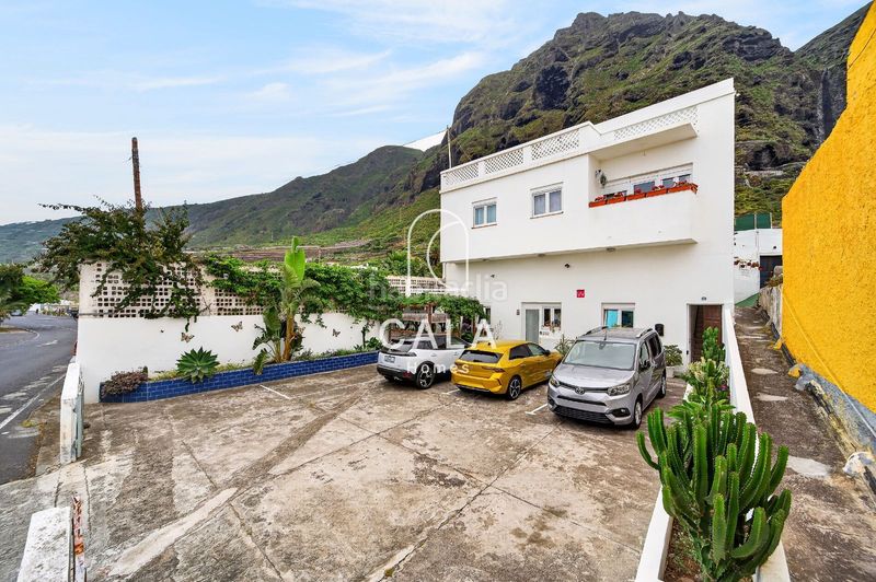 Foto 481c8630-1180-43b8-9549-79a2c7a99c87. Casa amb aparcament a Garachico