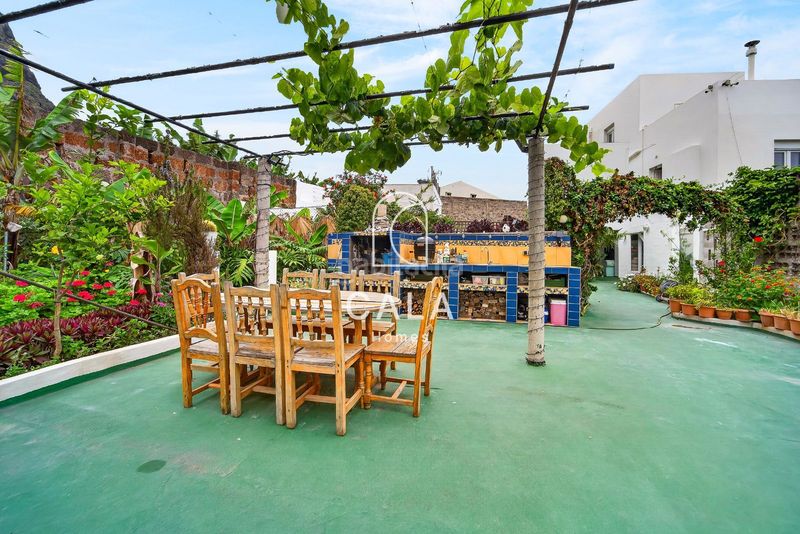 Foto 673bee56-c326-4a39-bd74-7528e874156d. Casa amb aparcament a Garachico