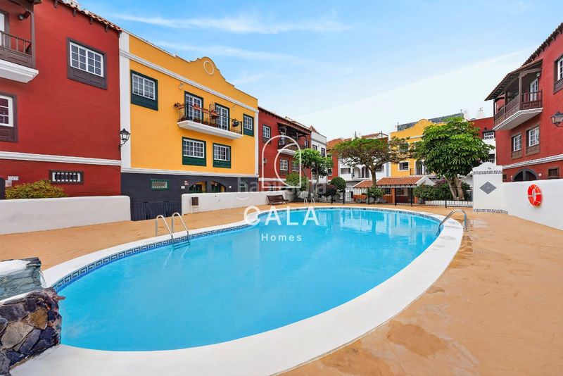 Foto 8f2cdffb-edf6-423f-b623-ba8c2a9fea6f. Casa adossada amb aparcament piscina a Casco Urbano Adeje