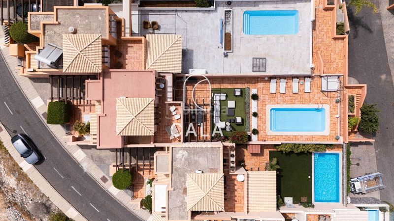 Foto a16627fe-75a3-4ea4-9cc4-7803371afa3f. Xalet amb calefacció aparcament piscina a La Caleta Adeje