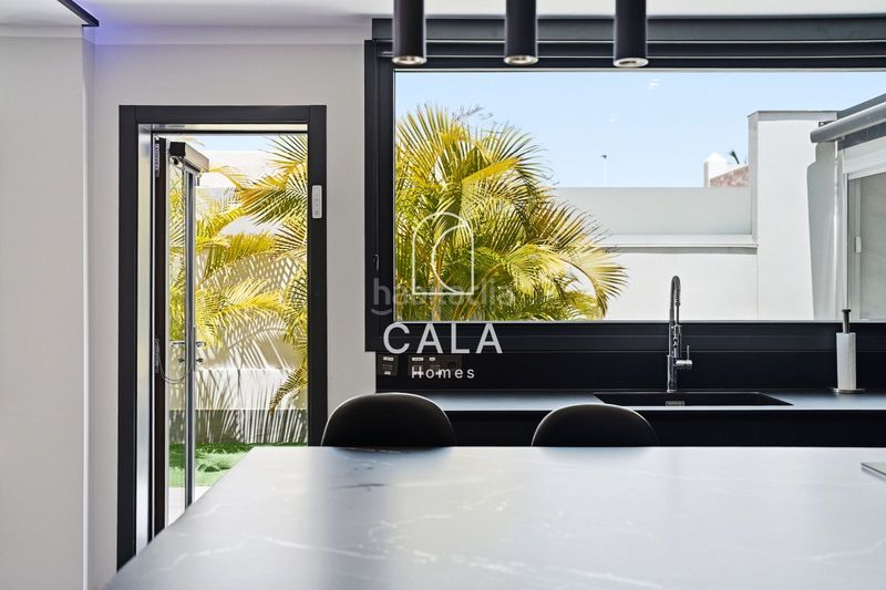 Foto 1d620e73-df45-4692-8bf3-c1507f466426. Casa amb calefacció aparcament piscina a Playa Fañabé Alto Adeje