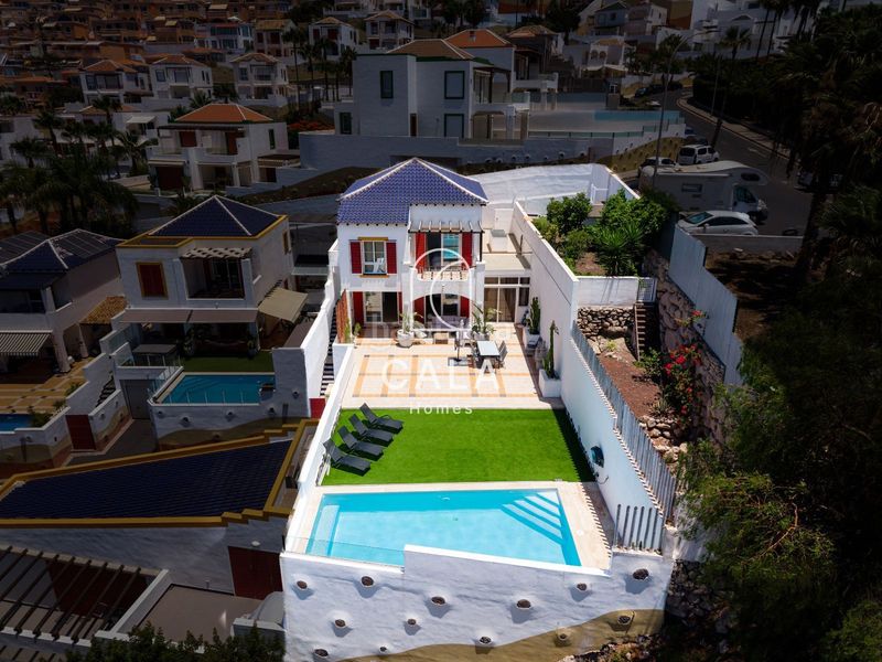 Foto 925d02cb-b3a1-4e38-933e-1a71f98ef1cf. Casa amb aparcament piscina a San Eugenio Alto Adeje