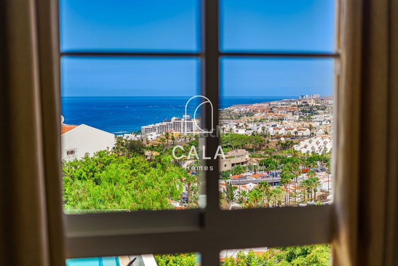Foto ac4e7ee9-0729-4fab-9c43-3e812132ded0. Casa amb aparcament piscina a San Eugenio Alto Adeje