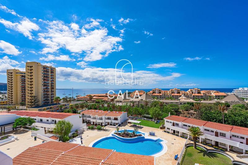 Foto 609fb429-b0e7-4c27-838f-e10eba790981. Àtic amb aparcament piscina a Los Cristianos Arona