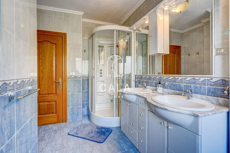 Foto 84ffc471-bb7f-4742-a94b-d5b3e08b411d. Àtic amb aparcament piscina a Los Cristianos Arona