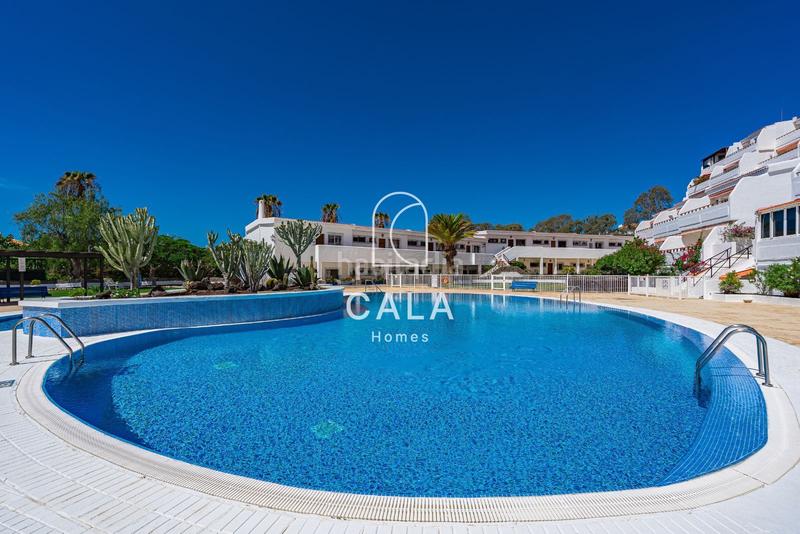 Foto ac47e3c3-c3f9-4b13-b053-b4bb3f3f3c48. Àtic amb aparcament piscina a Los Cristianos Arona