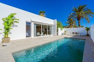 Casa  Diane. Lujosa villa reformada con piscina privada
