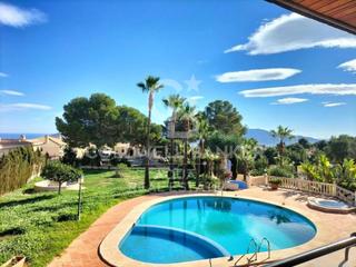 Maison  N/a. Villa con gran parcela y piscina
