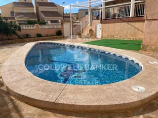 Xalet  N/a. Chalet independiente con piscina