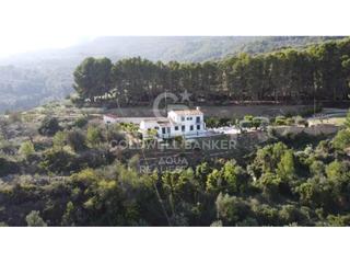 Casa  N/a. Gran villa a la venta en guadalest