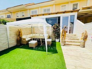 Casa  N/a. Chalet pareado