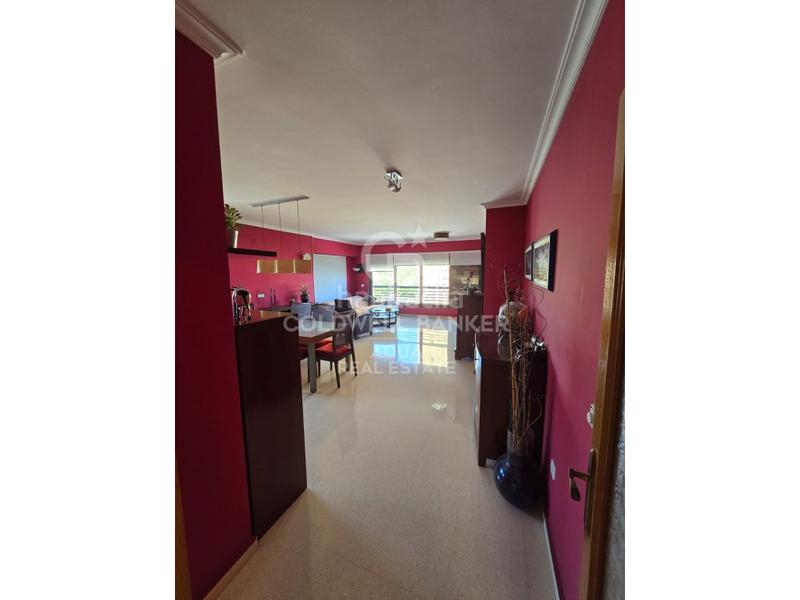 Foto 9985c616-18f6-4aa9-86c6-580f0bdaedcf. Miete etagenwohnung mit parking in Playa Poniente Benidorm