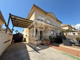 Reihenhaus  N/a. Chalet adosado en venta