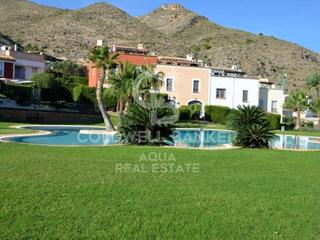 Casa adosada  N/a. Adosado en bahía golf, finestrat  ideal para vivir rodeados de n