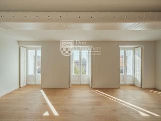 Rent Flat  Atocha. Alquiler de vivienda excepcional de 3 habitaciones en calle de a