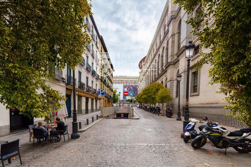 Foto 4d122b79-a7ef-4735-9afb-2e5bf6d84d55. Affitto appartamento con riscaldamento in Cortes-Huertas Madrid