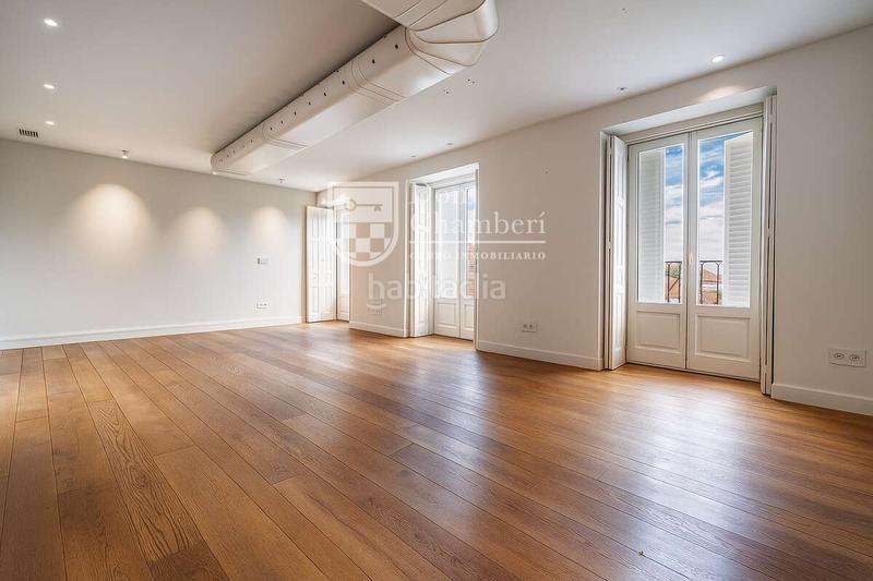 Foto bb26ad43-4ff6-498a-af89-28935ac82612. Affitto appartamento con riscaldamento in Cortes-Huertas Madrid