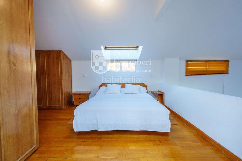 Foto 2c92c334-0247-4e68-8e9f-30e3a84ca004. Alquiler apartamento ático luminoso con terraza privada en malasaña en Madrid