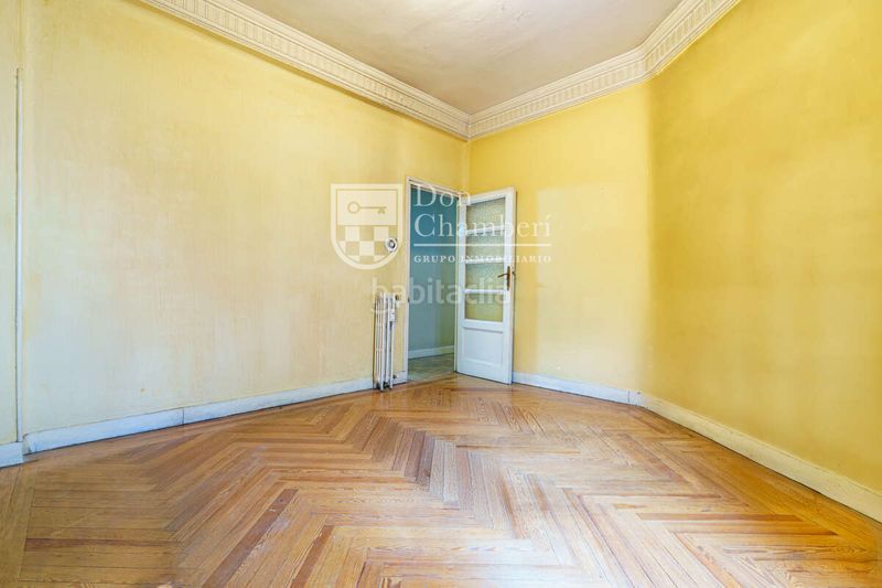 Foto d6cd960d-5f3a-477f-8e72-e1d9573bd07a. Pis amb calefacció a Almagro Madrid