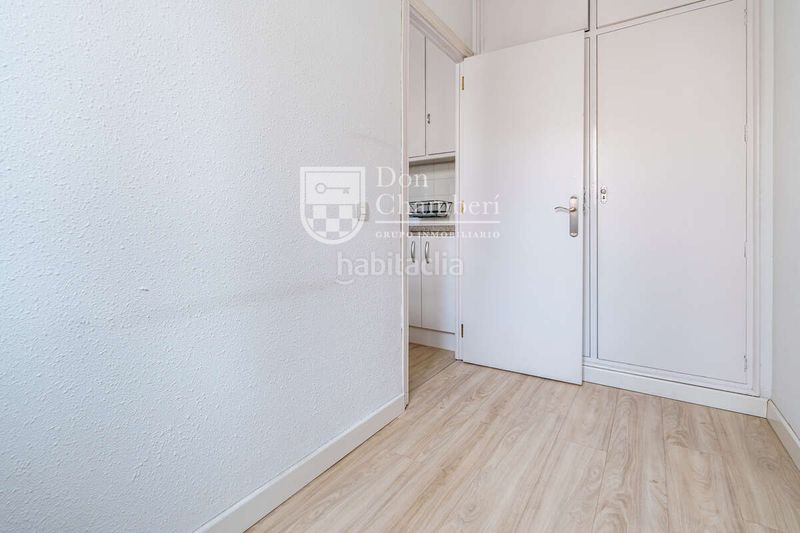 Foto cef52da2-3c44-407f-80e3-9370bd7d5d9a. Pis amb calefacció a Almagro Madrid