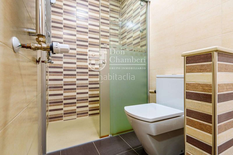 Foto b22bfdbe-4541-40ef-80a7-cdbf0336b77e. Piso magnífico piso exterior en calle de las delicias en Madrid