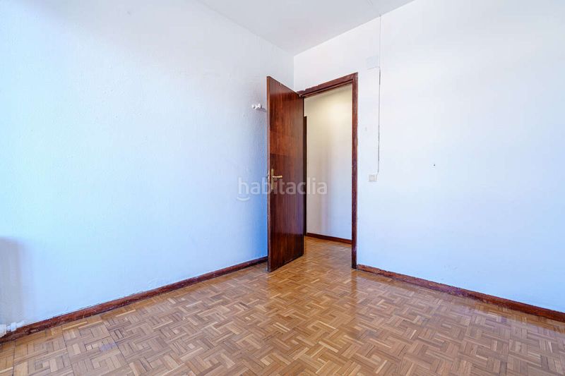 Foto abfe3a23-a103-4a49-8b1b-37cf2866f2d1. Pis amb calefacció a Gaztambide Madrid