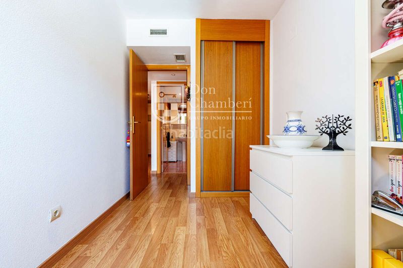 Foto a0094fa1-5d04-4d3c-b32f-168ac4c11f63. Pis amb calefacció aparcament piscina a Las Tablas Madrid