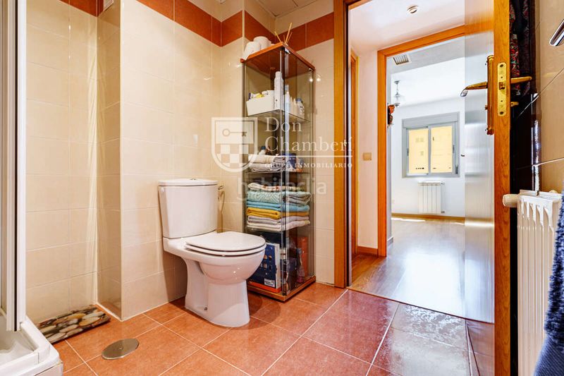 Foto bc9f29a2-91be-4f12-9862-f56822bd7d07. Pis amb calefacció aparcament piscina a Las Tablas Madrid