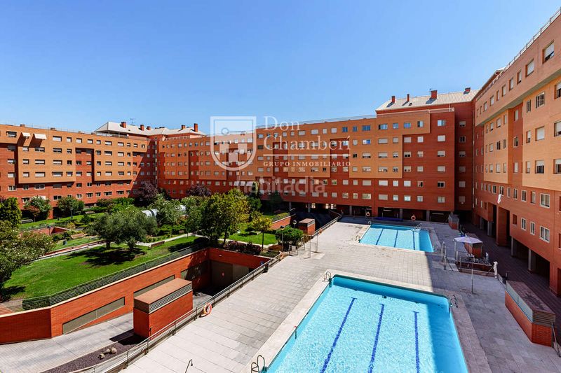 Foto f90feaff-5776-40bb-aeca-4df6663179c4. Pis amb calefacció aparcament piscina a Las Tablas Madrid