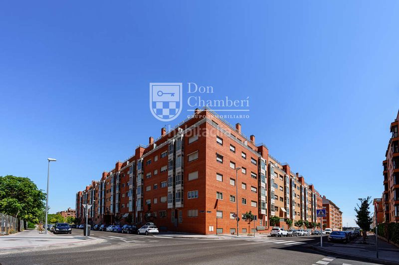 Foto ff750915-a779-4b40-8955-6a5db99dcf8f. Pis amb calefacció aparcament piscina a Las Tablas Madrid