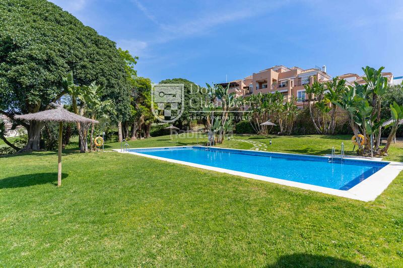 Foto f554d647-3f20-40d9-baf1-ab5087680cab. Pis amb calefacció piscina a Guadalmina Alta Marbella