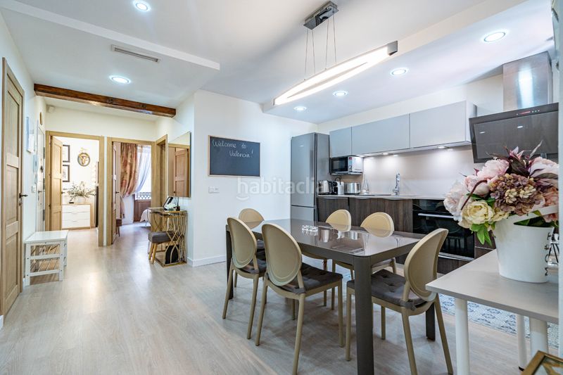 Piso espacioso piso en una exclusiva calle peatonal del centro histórico en Valencia