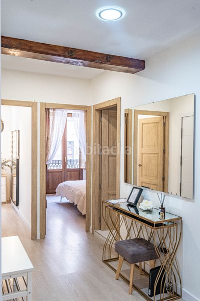 Piso espacioso piso en una exclusiva calle peatonal del centro histórico en Valencia - Imagen 8