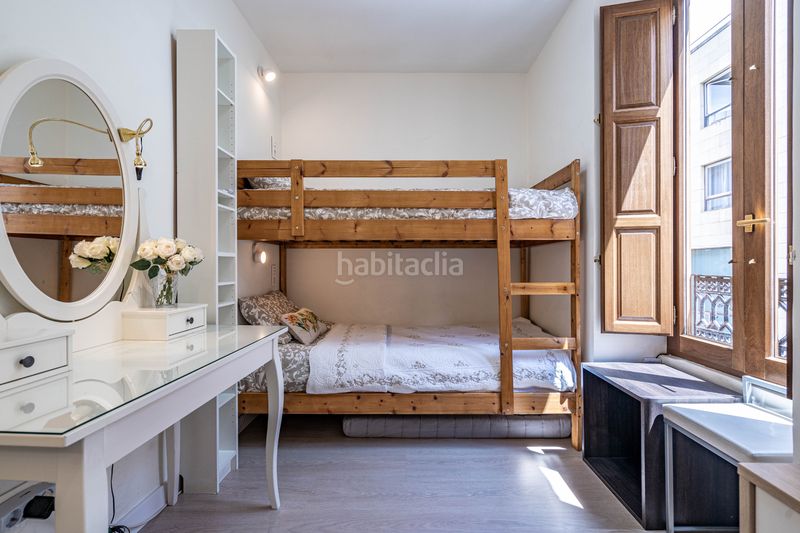 Piso espacioso piso en una exclusiva calle peatonal del centro histórico en Valencia - Imagen 19