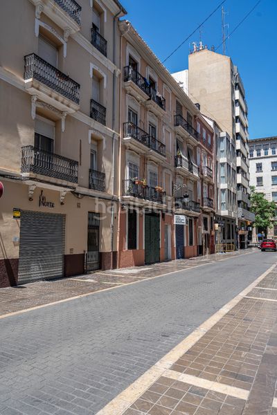 Piso espacioso piso en una exclusiva calle peatonal del centro histórico en Valencia - Imagen 31