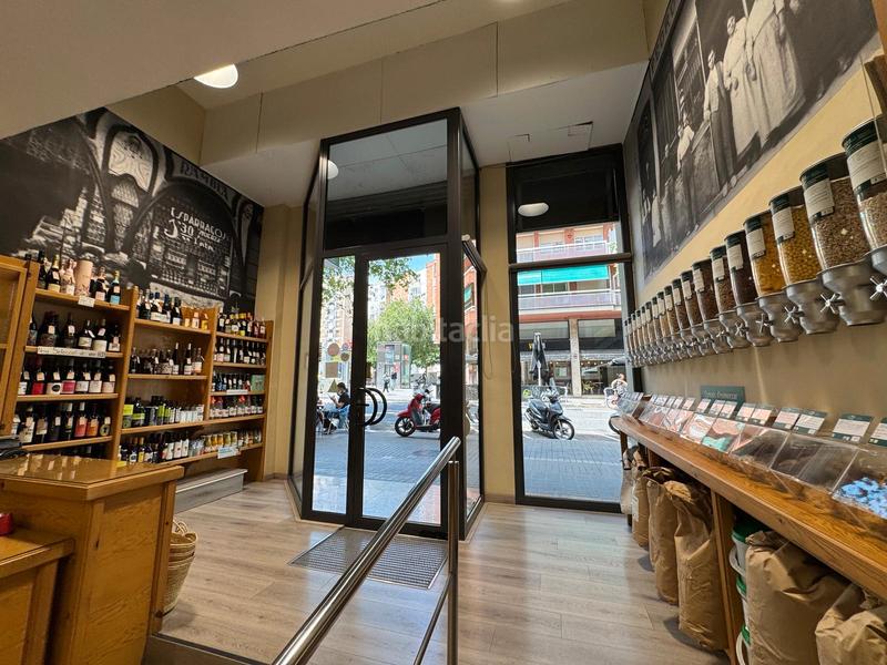 Foto 1883f76a-8254-4802-b098-25d350032a3b. Local comercial excelente local en calle industria con paseo maragall de 147mts. en Barcelona