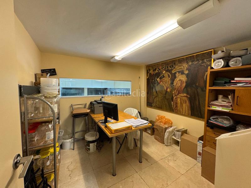Foto 1c466a6b-83cf-4a0d-b438-50c75029d2d4. Local comercial excelente local en calle industria con paseo maragall de 147mts. en Barcelona