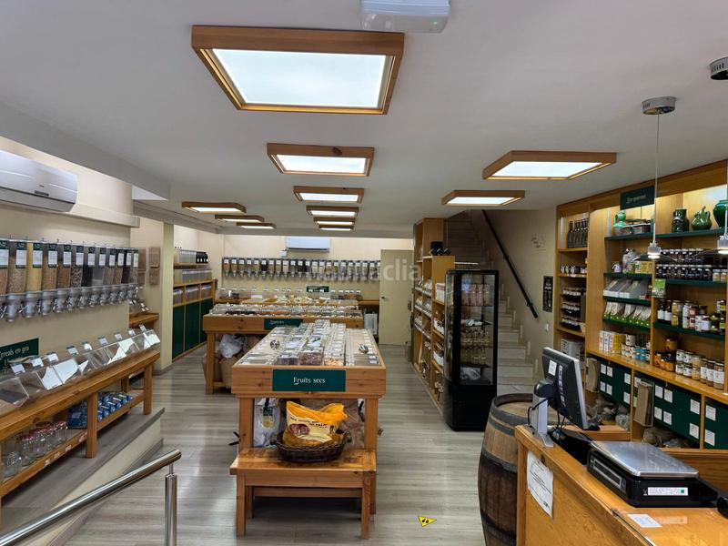 Foto 770ed9f5-39a8-40df-ab92-a9132bbe1335. Local comercial excelente local en calle industria con paseo maragall de 147mts. en Barcelona