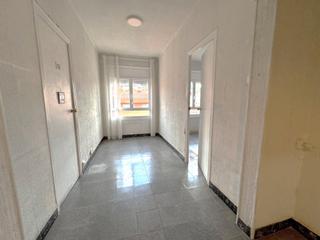 Appartement  Gran via de les corts catalanes. Piso en venta  en gran via de les corts catalanes a reformar!!