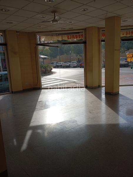 Foto 46221f7e-97dc-44a3-8325-3d181a599083. Local comercial a plaça de la divina pastora 4 a Vic