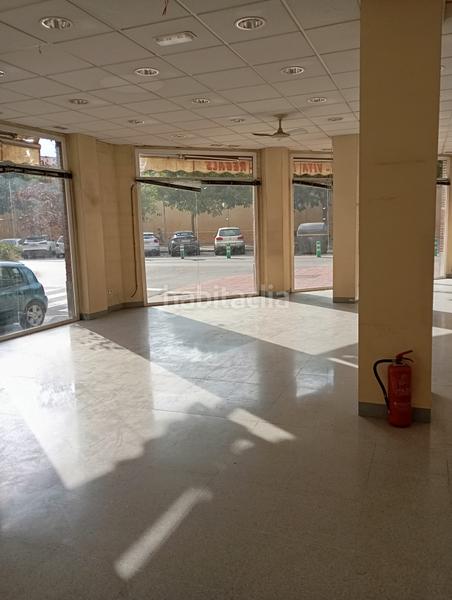 Foto 714239e4-5abe-40d3-86f2-dec68fc91fd0. Local comercial a plaça de la divina pastora 4 a Vic