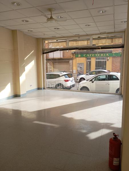 Foto 7749b8e2-c475-4ec9-a26c-f971c0d1e1c9. Local comercial a plaça de la divina pastora 4 a Vic